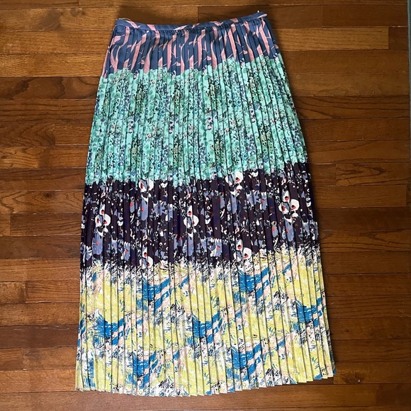 novella Dresses & Skirts - Pleated Floral Colorblock Midi Skirt in Navy, Teal & Yellow